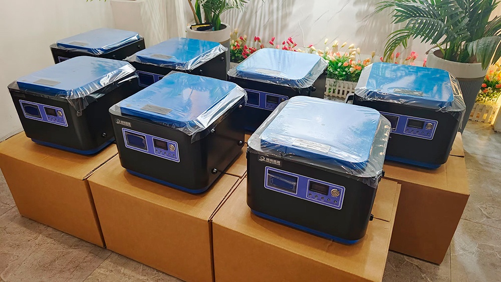 用戶訂購7臺(tái)便攜式離心機(jī)
